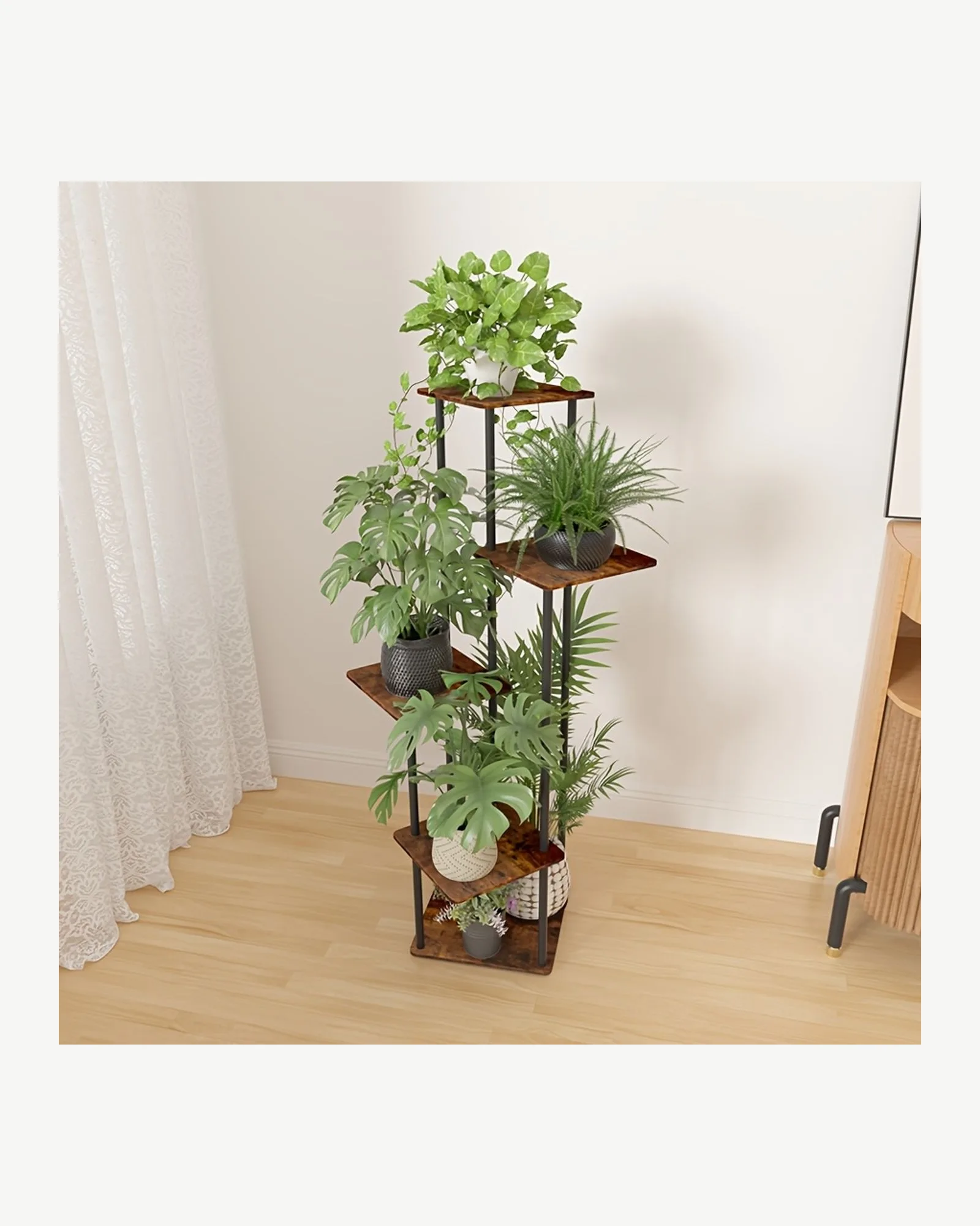 Houten plantenstandaard met planten in een lichte woonkamer, Zwart 5 lagen